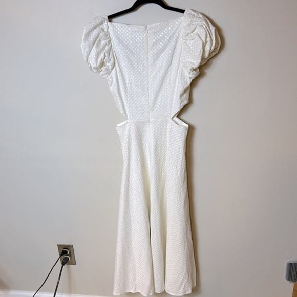 Elliatt White Midi Dress - Picture 10 of 15